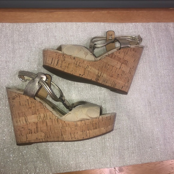 Coach Linden Ivory-Lt Khaki Open Toe plataform - Picture 7 of 11